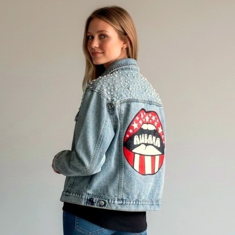 Alabama Denim Jacket Women L Light Wash Pearl Embellished Lips Graphic